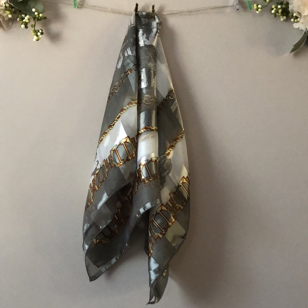 Classic Raffaello Roma Silk Scarf